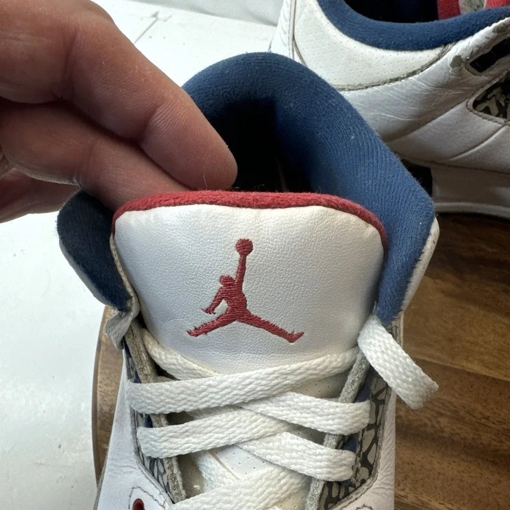 Nike Air Jordan Shoe 854261-106 US Size‎ 6Y Blue/Red/White/Gray